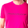 Damen-T-Shirt in Pink mit Dynafit-Logo auf der Brust.