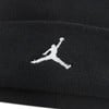 Schwarze Mütze mit weißem Jumpman-Logo von Jordan Brand.