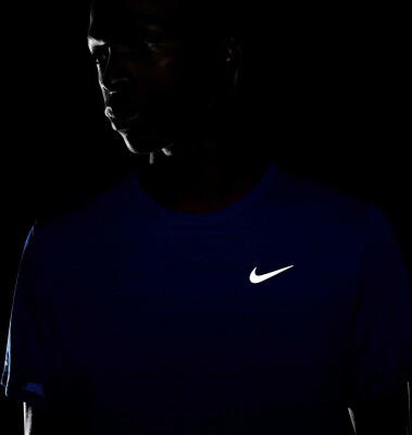 Nike Dri-FIT Miler férfi póló