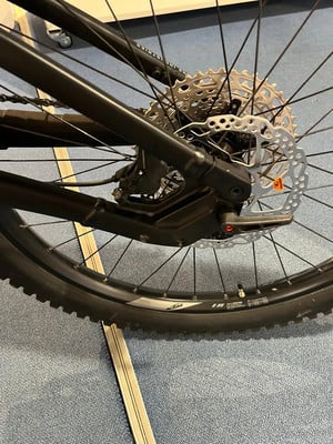 Hinterrad eines Mountainbikes mit Scheibenbremse und Kassette. Hinterrad eines Mountainbikes mit Scheibenbremse und Kassette.