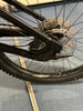Hinterrad eines Mountainbikes mit Scheibenbremse und Kassette.