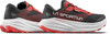Schwarze und rote La Sportiva Laufschuhe mit weißer Sohle.