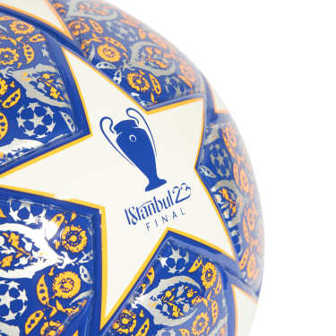 UCL Istanbul Junior 290 Fußball