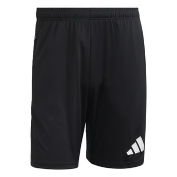 Schwarze Adidas Shorts mit Logo auf dem Oberschenkel.