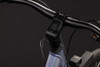 Detailansicht des Fahrradlenkers und Vorbaus mit verstellbarem Winkel.
