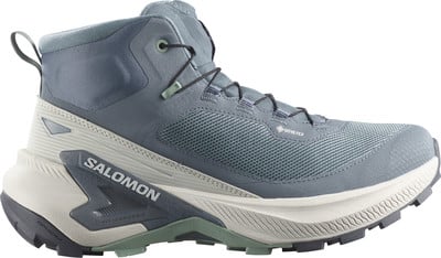 Blauer Salomon Wanderschuh mit Gore-Tex-Membran und Schnellverschluss. Blauer Salomon Wanderschuh mit Gore-Tex-Membran und Schnellverschluss.