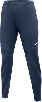 Dunkelblaue Nike Sporthose mit weißem Logo auf dem Oberschenkel.