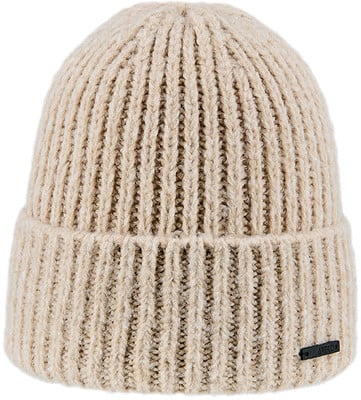 Eine cremefarbene Rippstrickmütze mit einem kleinen Logo. Eine cremefarbene Rippstrickmütze mit einem kleinen Logo.