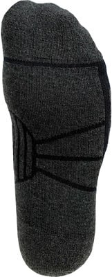 Dunkelgrauer Socken mit schwarzen Streifen am Fuß. Dunkelgrauer Socken mit schwarzen Streifen am Fuß.