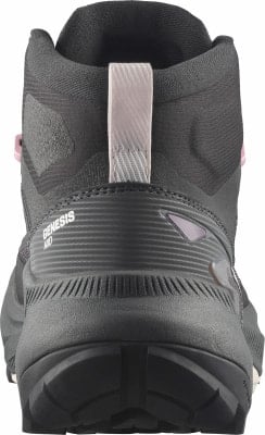 Rückansicht eines schwarzen Wanderschuhs mit rosa Details und der Aufschrift GENESIS MID.