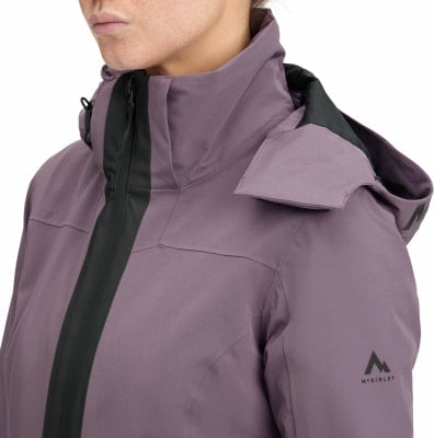 Damen-Lila-Jacke mit schwarzem Streifen und McKinley-Logo.