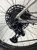 SRAM-Schaltwerk an einem Mountainbike mit Kassette.