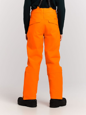Rückansicht einer orangefarbenen Skihose mit schwarzen Stiefeln. Rückansicht einer orangefarbenen Skihose mit schwarzen Stiefeln.