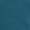 Detail eines Strickmaterials in dunkelblaugrüner Farbe mit feinem Muster.