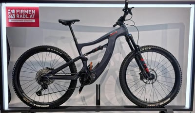 Ein Mountain-E-Bike mit Federung und dem FIRMEN RADL.AT-Logo. Ein Mountain-E-Bike mit Federung und dem FIRMEN RADL.AT-Logo.