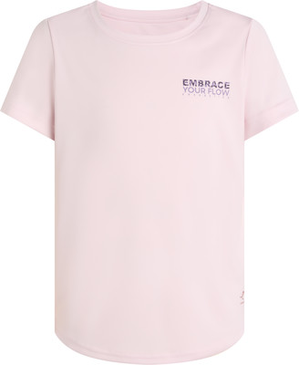 Růžové tričko s krátkým rukávem a nápisem „EMBRACE YOUR FLOW“. Růžové tričko s krátkým rukávem a nápisem „EMBRACE YOUR FLOW“.
