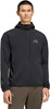 Ein Mann in einem schwarzen Kapuzenpullover und einer Khaki-Hose mit Adidas-Logo.