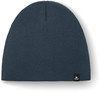 Eine blaue Strickmütze mit Eisbär-Logo in der Ecke.