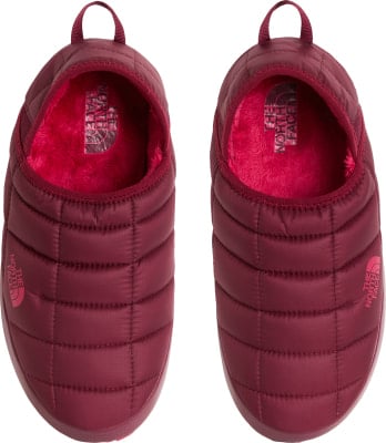 Damen Stepp-Hausschuhe von The North Face in Dunkelrot mit rosa Fell. Damen Stepp-Hausschuhe von The North Face in Dunkelrot mit rosa Fell.