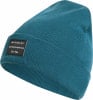 Eine blaue Rippstrickmütze von McKinley mit Logo und Gründungsjahr.