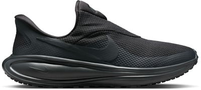 Černé tenisky Nike bez tkaniček s výraznou podrážkou a logem.