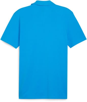 Ein blaues Poloshirt mit kurzen Ärmeln und Kragen. Ein blaues Poloshirt mit kurzen Ärmeln und Kragen.