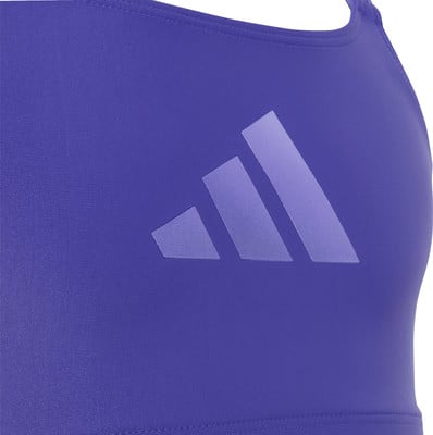 Lila Sport-BH mit Adidas-Logo. Lila Sport-BH mit Adidas-Logo.
