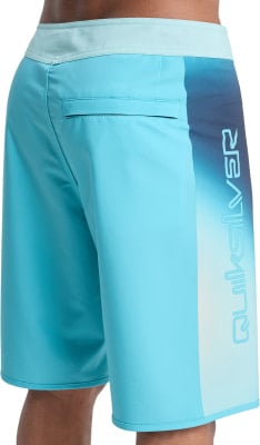 Quiksilver Surfsilk Holmes Badeshort Quiksilver Surfsilk Holmes Badeshort