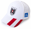 Weiße Kappe mit OFB-Logo und roten Streifen am Schirm.