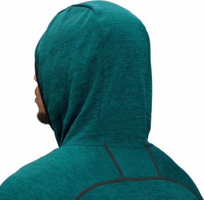 Rückansicht eines Mannes mit Kapuzenpullover, Detail der Kapuze und Schultern. Rückansicht eines Mannes mit Kapuzenpullover, Detail der Kapuze und Schultern.