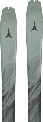 Ein Paar Skier mit modernem Design und Bergmotiv in Grau-Grün. Ein Paar Skier mit modernem Design und Bergmotiv in Grau-Grün.