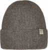 Graue Strickmütze mit Rippenmuster und kleinem Markenlogo.