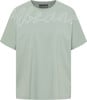 Grünes T-Shirt mit weißem Schriftzug und Kragen