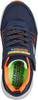 Kinderblau, wasserdichter Skechers-Schuh mit orangen und grünen Akzenten.