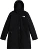 Schwarze Kapuzenjacke mit The North Face Logo vorne.