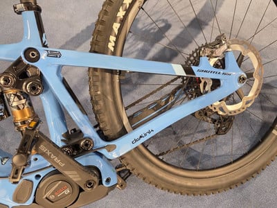 Pivot Shuttle AM XO M Pivot Shuttle AM XO M