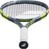 Ein Babolat Pure Aero Team Tennisschläger in Grau und Gelb.