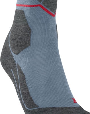 Graue und blaue Socke mit rotem Streifen und Logo auf weißem Grund. Graue und blaue Socke mit rotem Streifen und Logo auf weißem Grund.