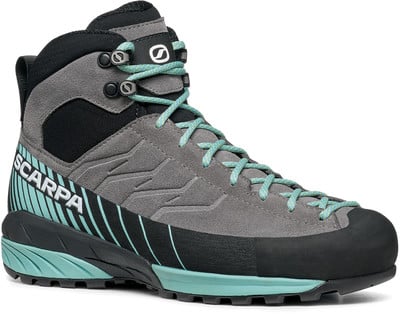 Grauer SCARPA Wanderschuh mit türkisfarbenen Schnürsenkeln und Details. Grauer SCARPA Wanderschuh mit türkisfarbenen Schnürsenkeln und Details.