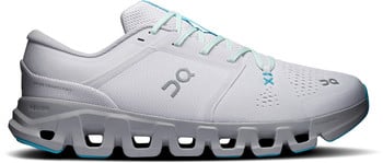 Weiße Laufschuhe mit blauen Details und grauer Sohle.