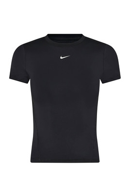 Černé tričko Nike s bílým logem Swoosh na hrudi.