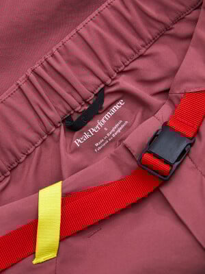 Peak Performance PEAK PERFORMANCE W Iconiq Tech Short Stretch