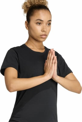 adidas Yoga Essentials T-Shirt adidas Yoga Essentials T-Shirt