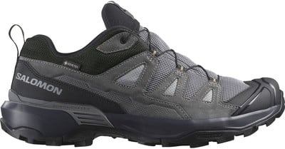 Pánská outdoorová obuv Salomon s membránou Gore-Tex pro turistiku. Pánská outdoorová obuv Salomon s membránou Gore-Tex pro turistiku.
