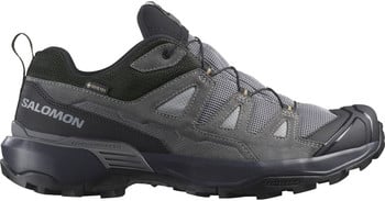 Férfi Salomon túracipő Gore-Tex membránnal, terepre.