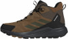 Braune wasserdichte Adidas Wanderschuhe mit dunklen Streifen und schwarzer Sohle.