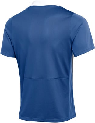 Rückansicht eines blauen T-Shirts mit weißem Kragen und kurzen Ärmeln. Rückansicht eines blauen T-Shirts mit weißem Kragen und kurzen Ärmeln.