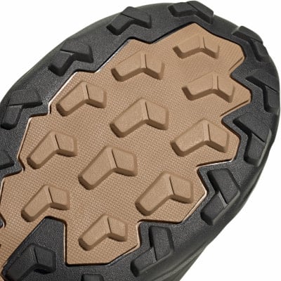 Schuhsohle mit ausgeprägtem Profil für gute Traktion. Schuhsohle mit ausgeprägtem Profil für gute Traktion.
