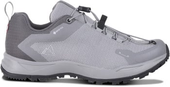 Grauer Niedrigwanderschuh mit Schnellverschluss und GORE-TEX-Membran.