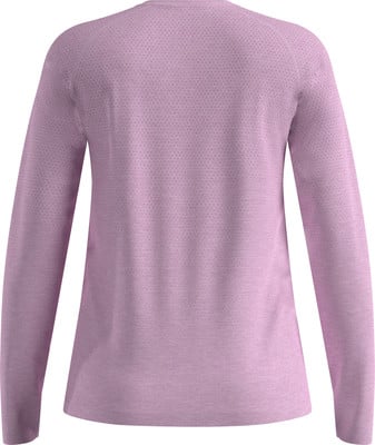 Rückansicht eines rosafarbenen Langarmshirts mit feinem Muster. Rückansicht eines rosafarbenen Langarmshirts mit feinem Muster.